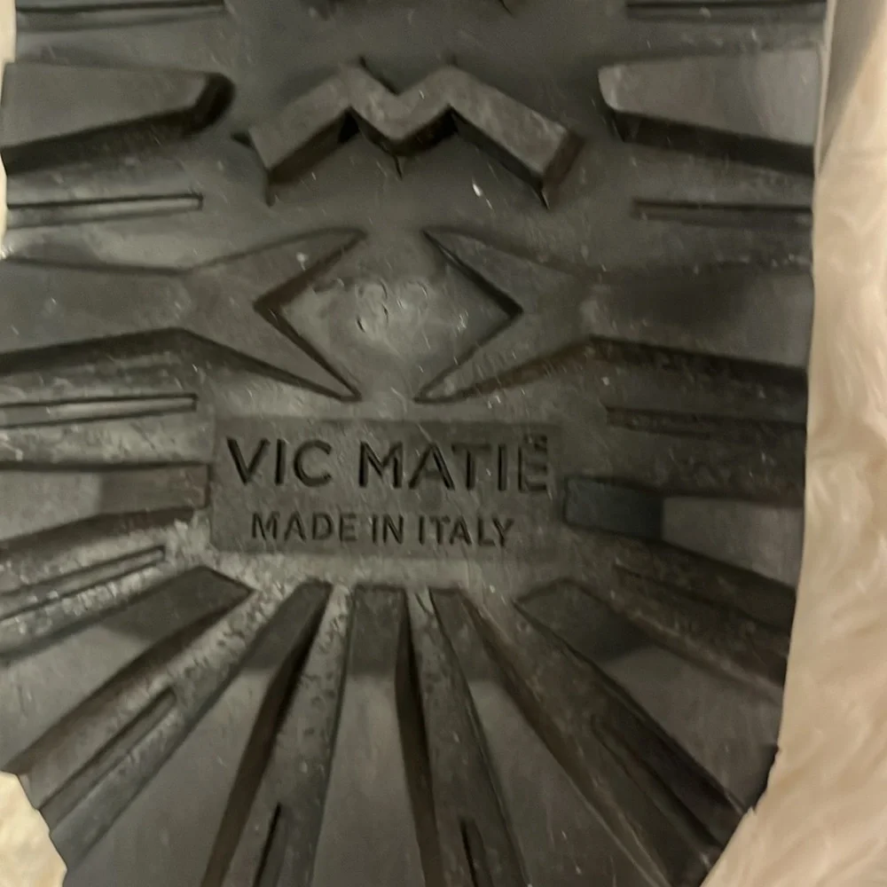 Vic Matie quality black